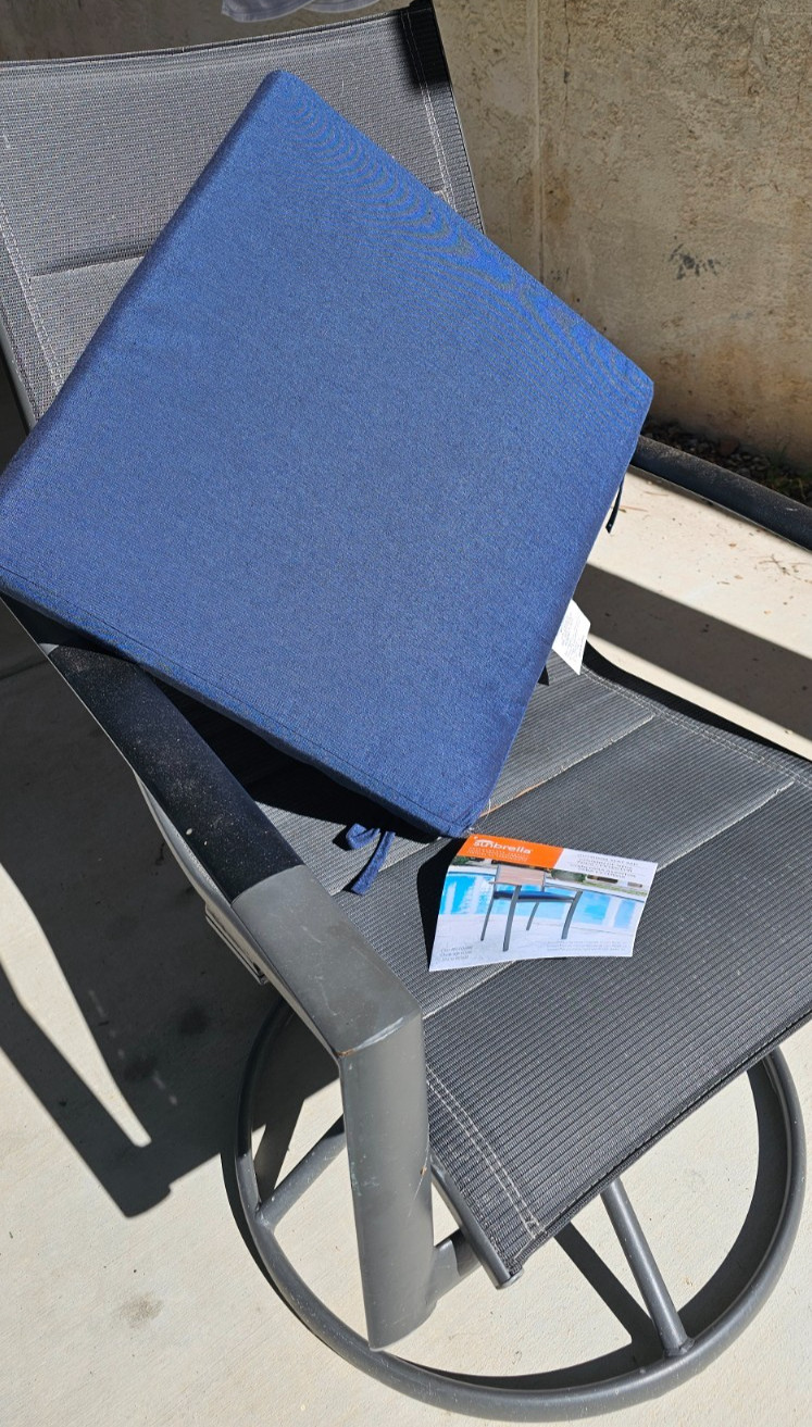 Peak Season Sunbrella® Easy-Care Outdoor Seat Pad, 2-pack, Blue, 18x19x2 (NEW)