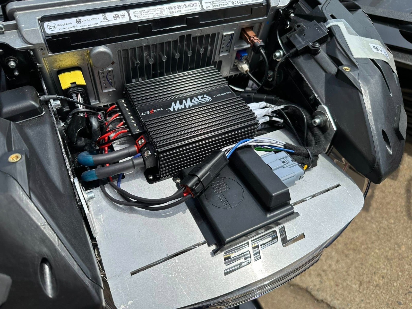 2024+ Road Glide V2 Amp Rack Harley Davidson