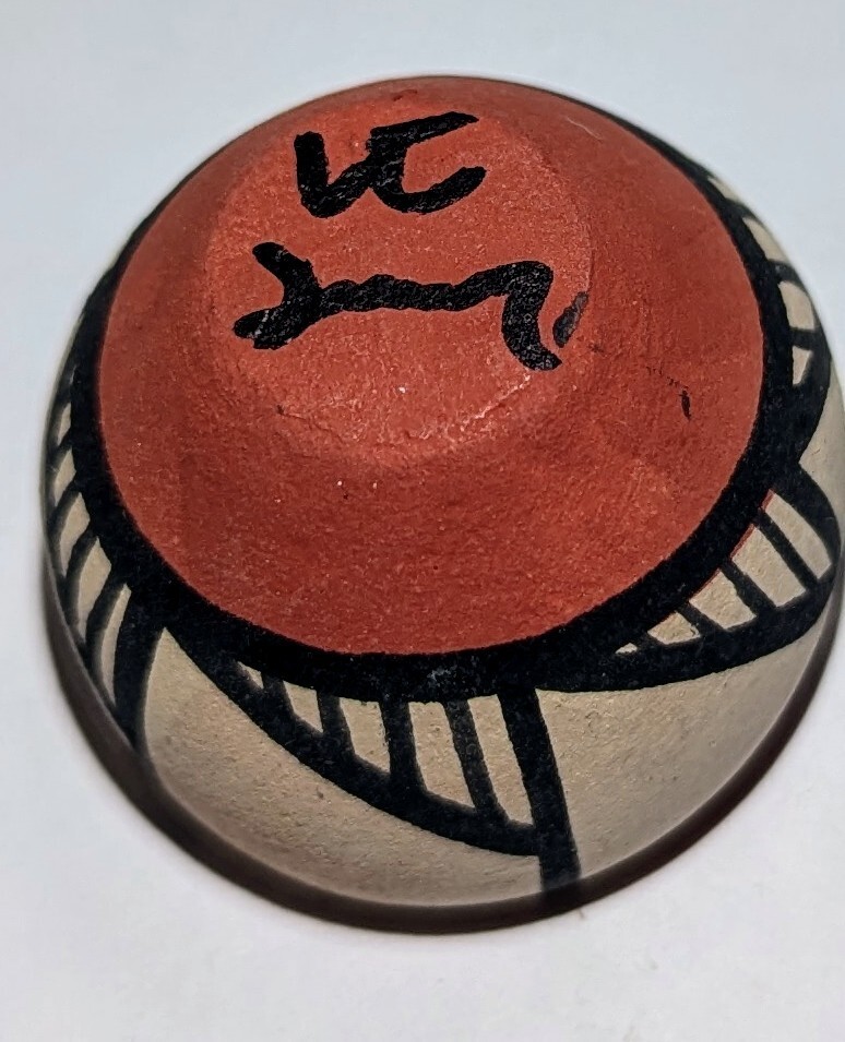 Vtg Native American Mini Pottery x2 Kewa & Jemez Pueblo Signed Lovato & Chinana