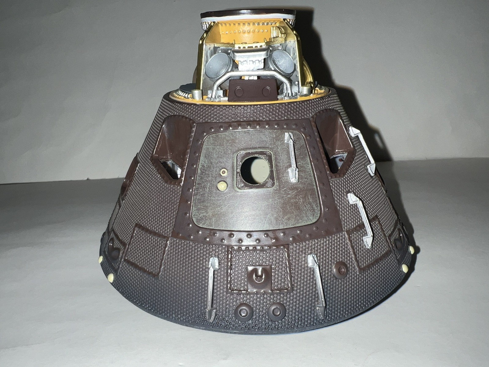 NEW 1/25 Daron Executive NASA Apollo 11 Spacecraft Capsule Command Module Model