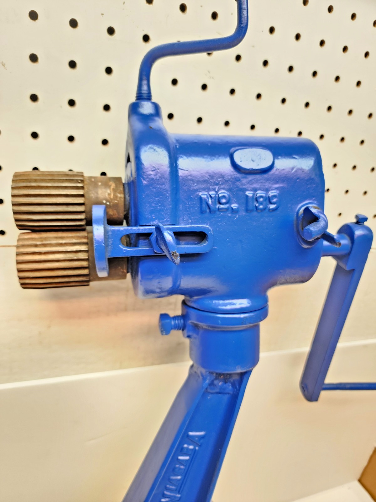 Niagara M&T Works Hand Crank No 189 Stove pipe crimper Sheet Metal Bead Roller