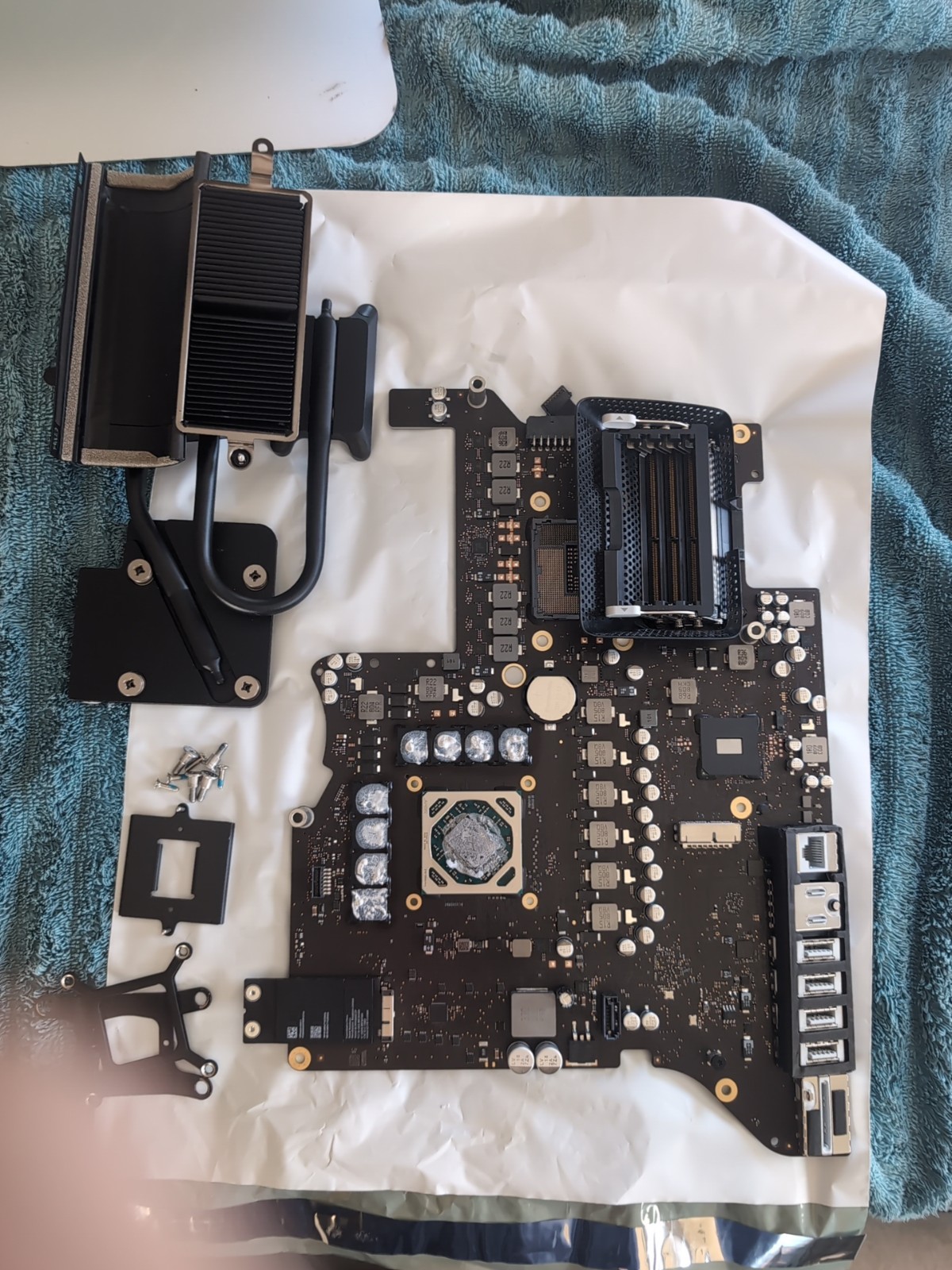 RADEON 580 8GB LOGIC BOARD - iMac 27" A1419 5K Retina Mid 2018 With Heatsink