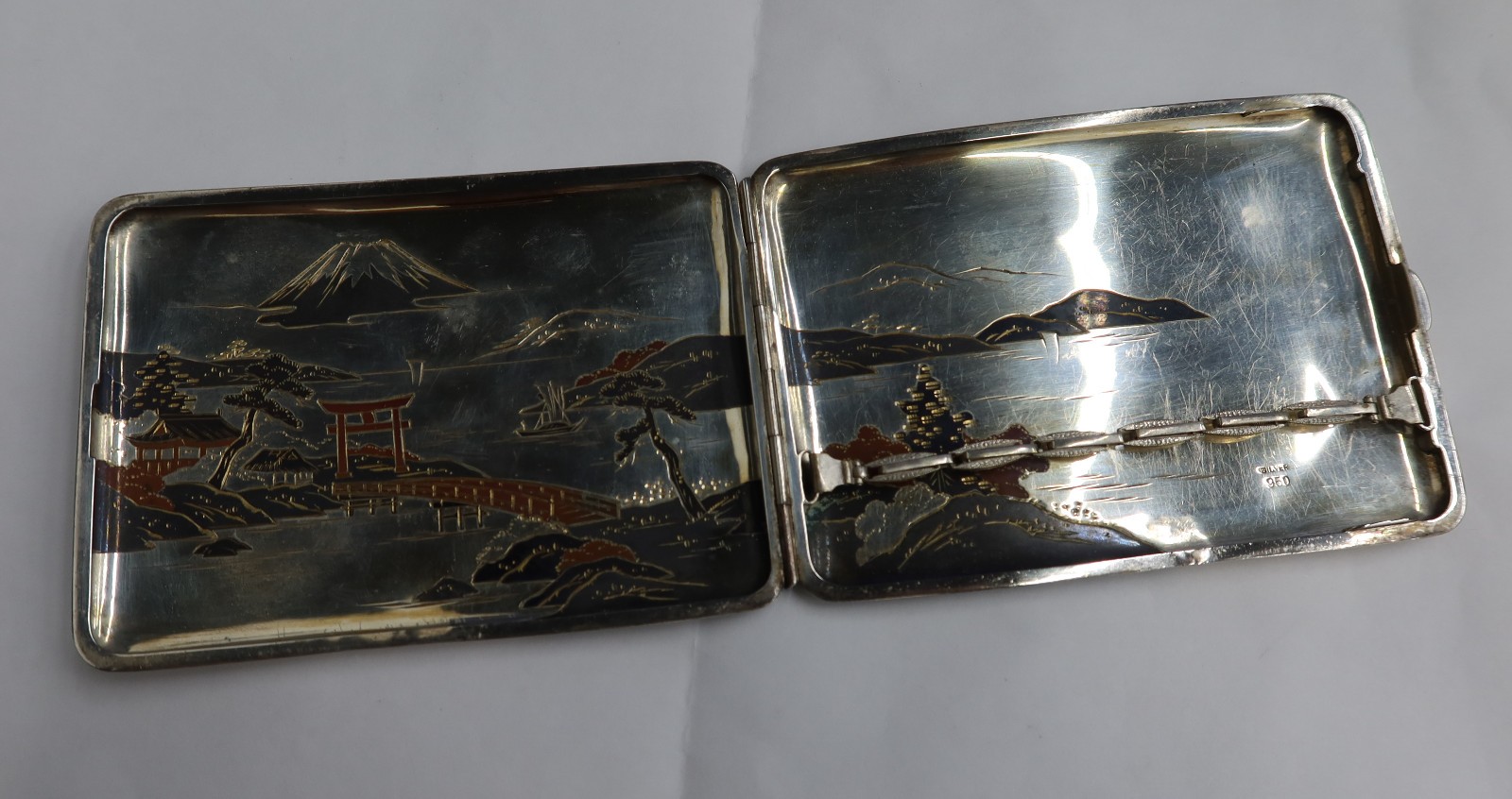 Japanese Mixed Metal 950 Silver Cigarette Case Mount Fuji circa 1920