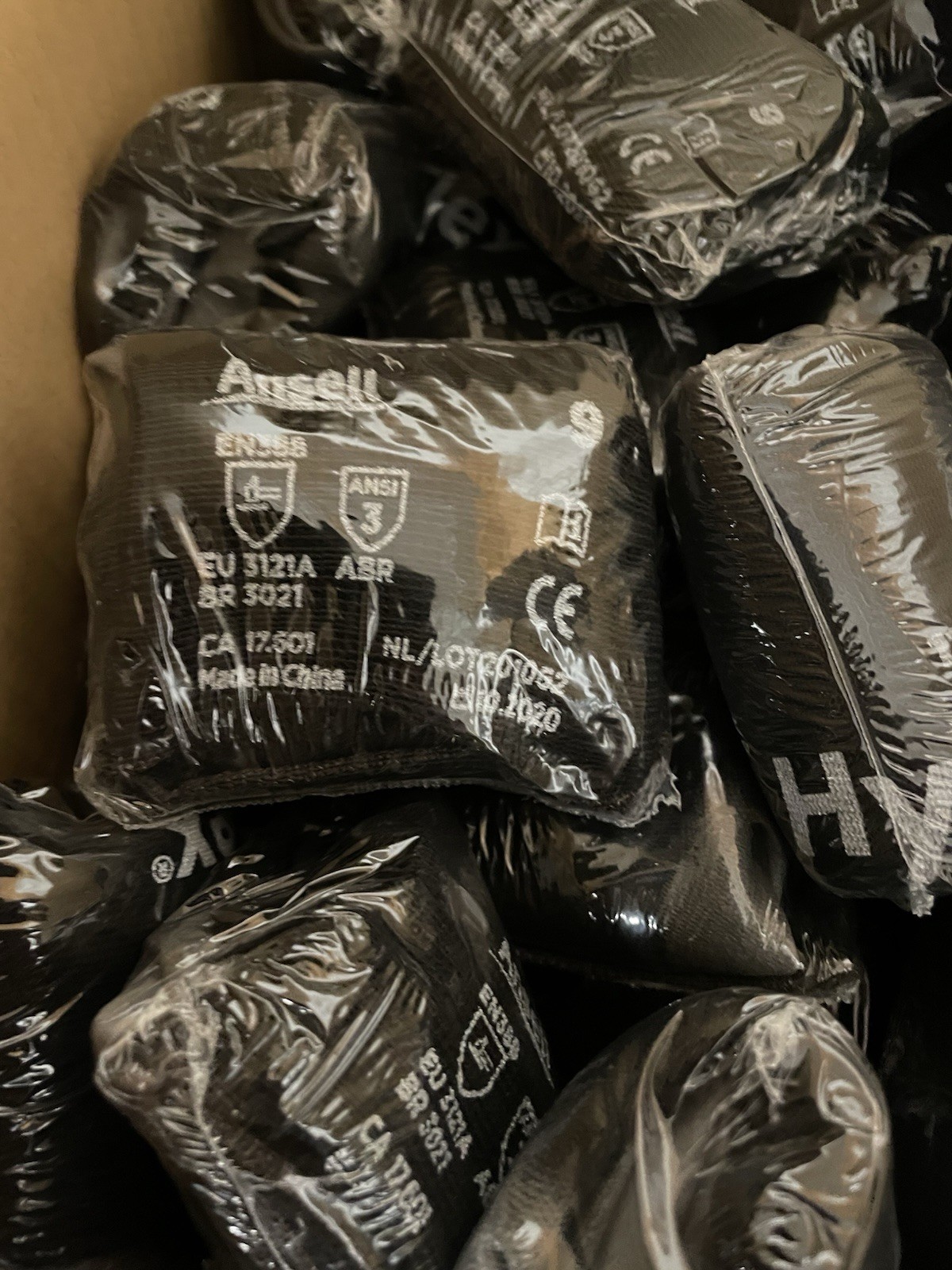 (144) Pair Ansell HyFlex 11-600 Size 9 (Large) Gloves