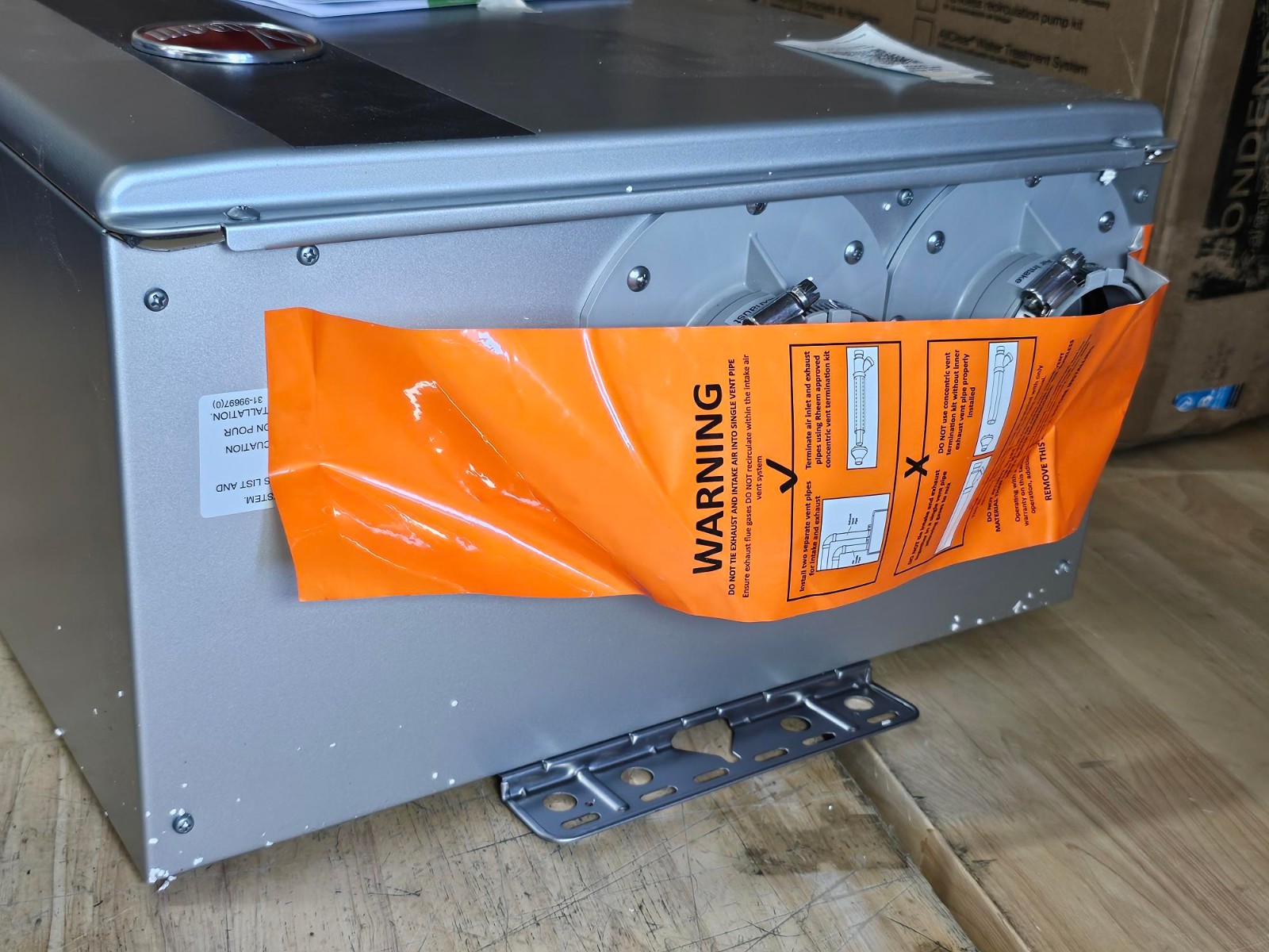 RHEEM ECOH160DVLN-3 Tankless Natural Gas Water Heater 8.4 GPM 157,000 BTU