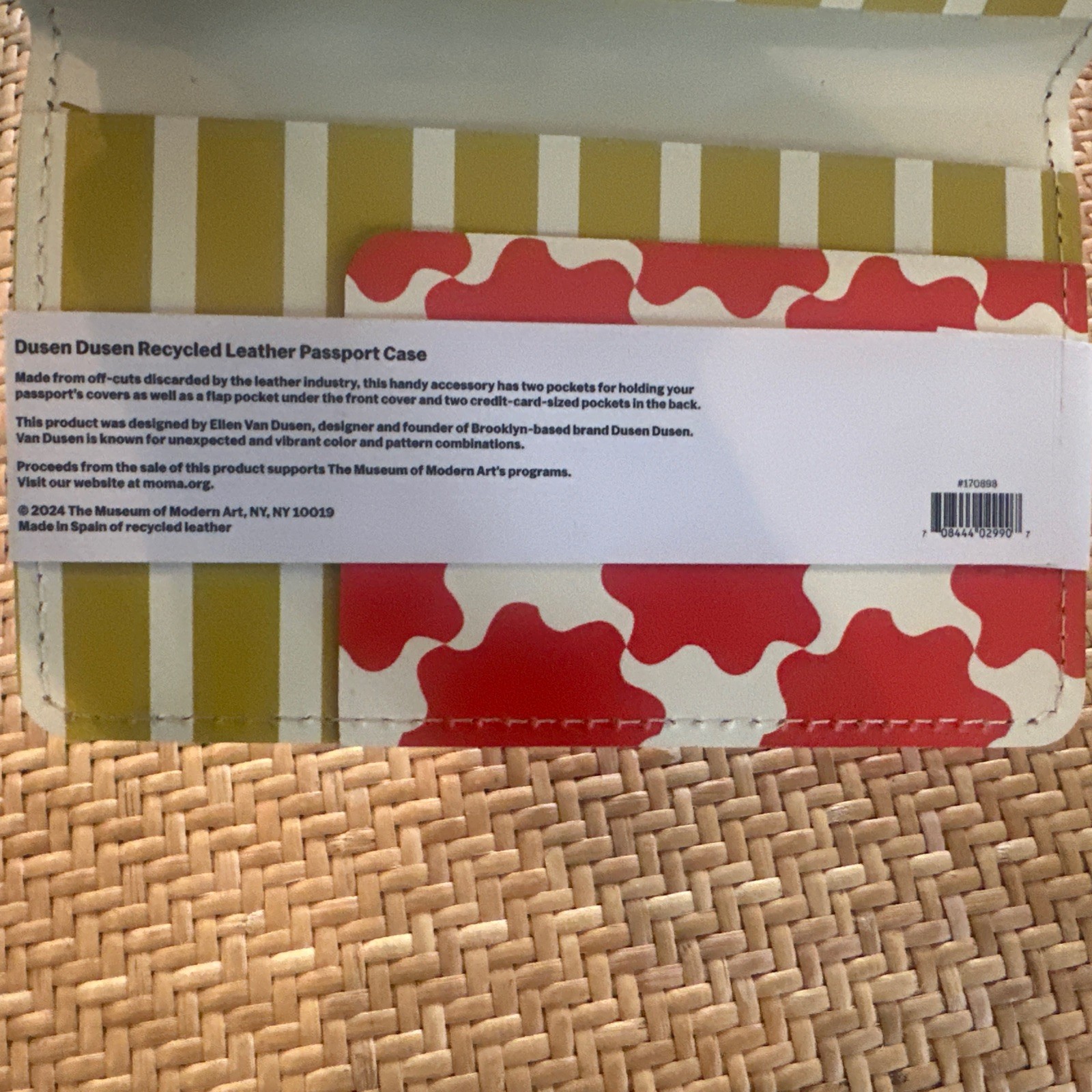 Dusen Dusen Passport Case Arc MoMA Recycled Leather NWT