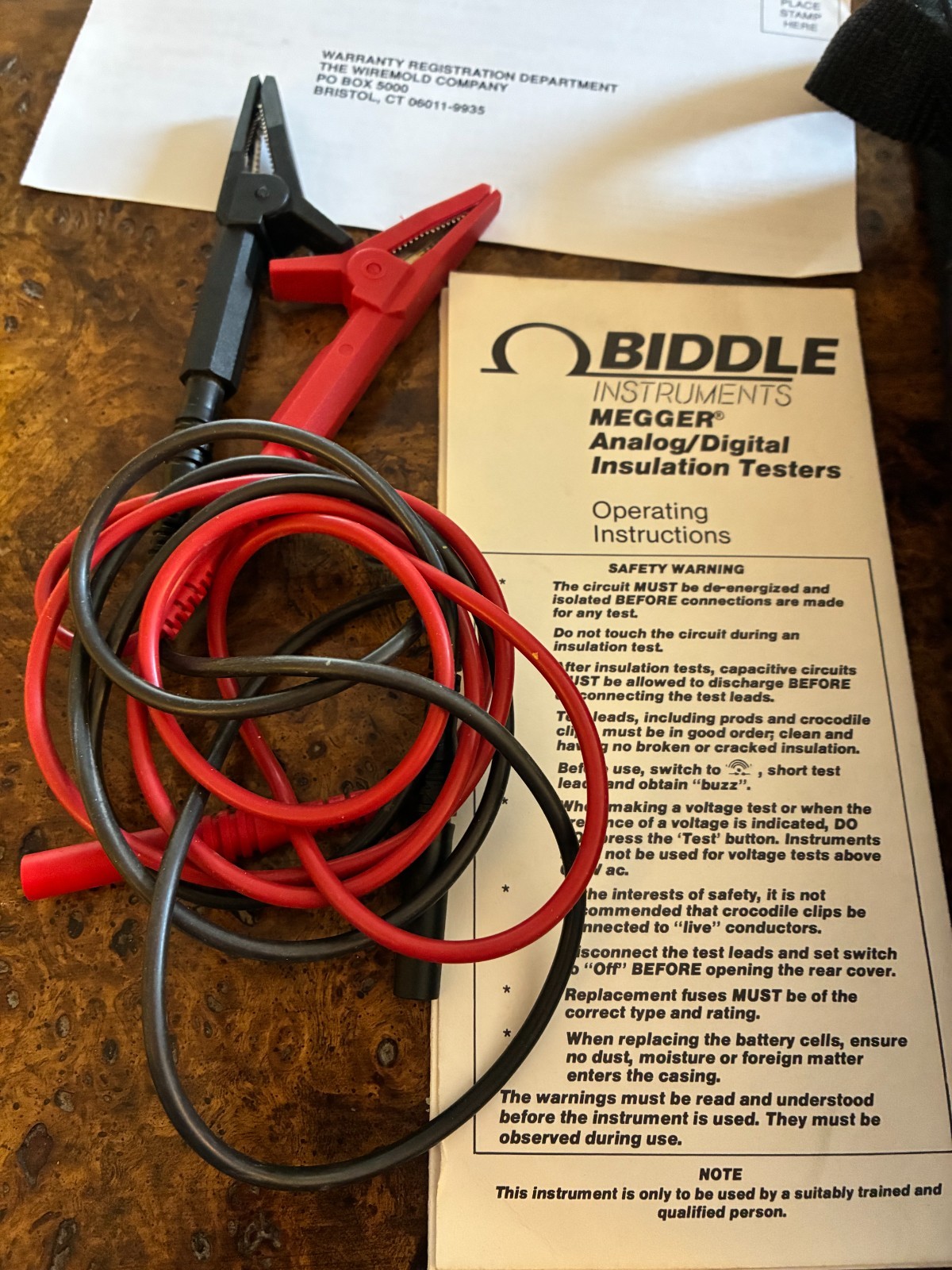 BIDDLE INSTRUMENTS 210201 MEGGER W/CASE, LEADS AND MANUAL - WILL NOT POWER ON