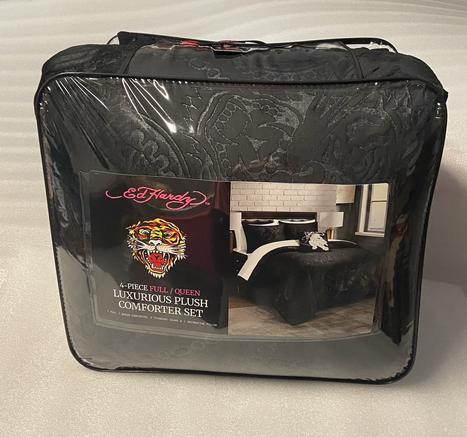 Ed Hardy Black Tigers&Tattoo Embossed Plush 4pc FULL/QUEEN Comforter Set