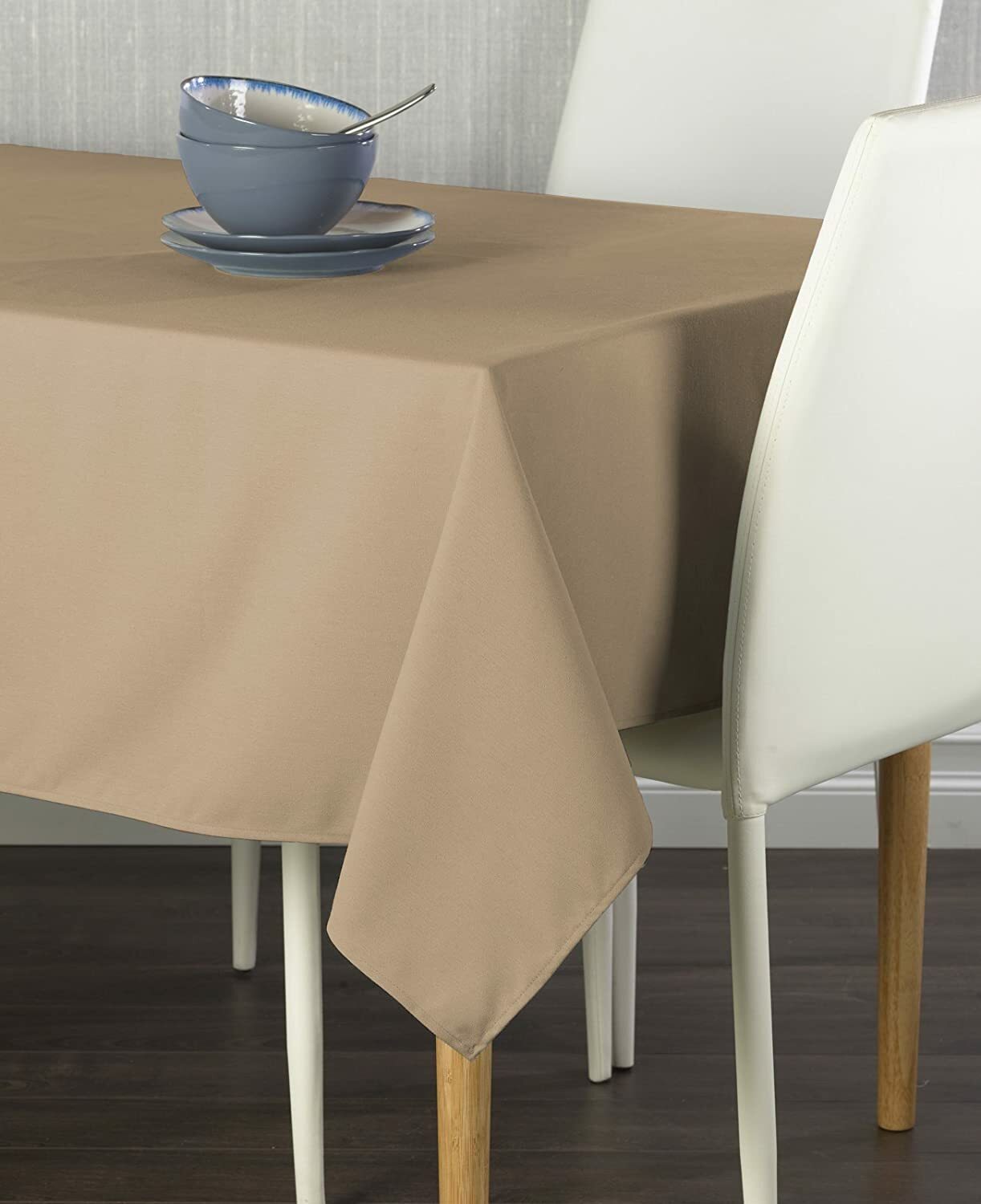 5 Pieces Spun Polyester Restaurant and Hotel Quality Tablecloths 85" X 85"