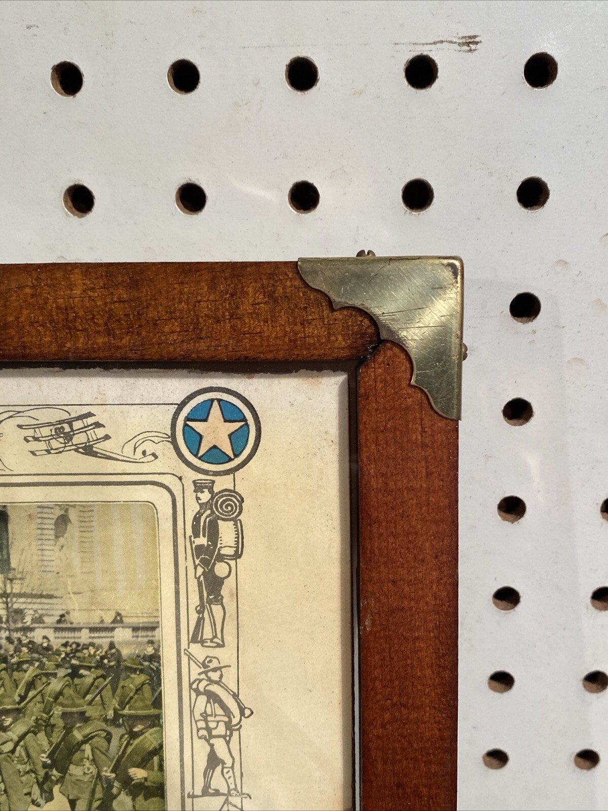 ANTIQUE FRAMED ROLL OF HONOR SERVICE IN THE WORLD WAR 1918 Military Photos