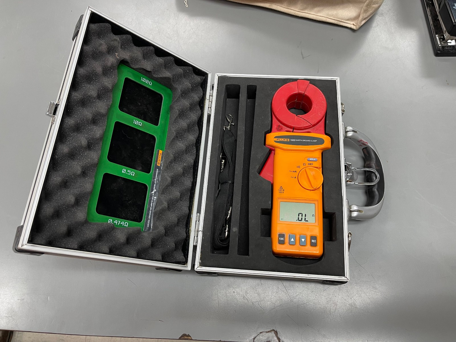 Fluke 1630 Earth Ground Clamp w case
