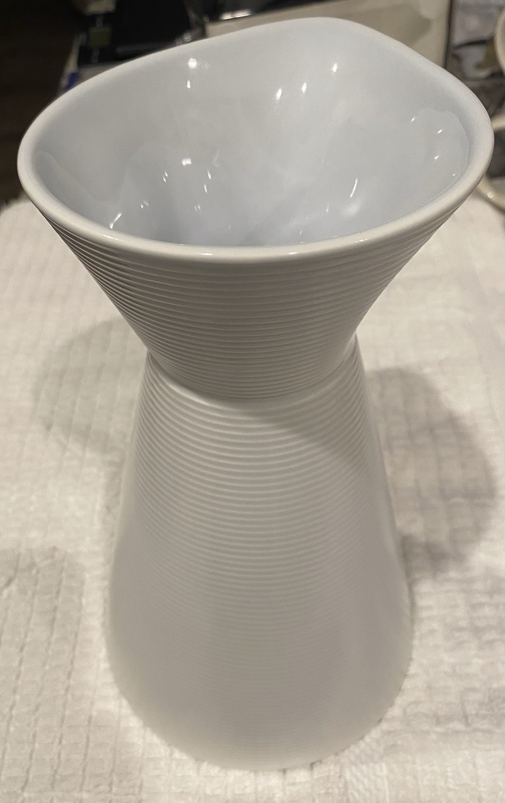 DANSK TOPOS 804673 Carafe, White. CERP-365