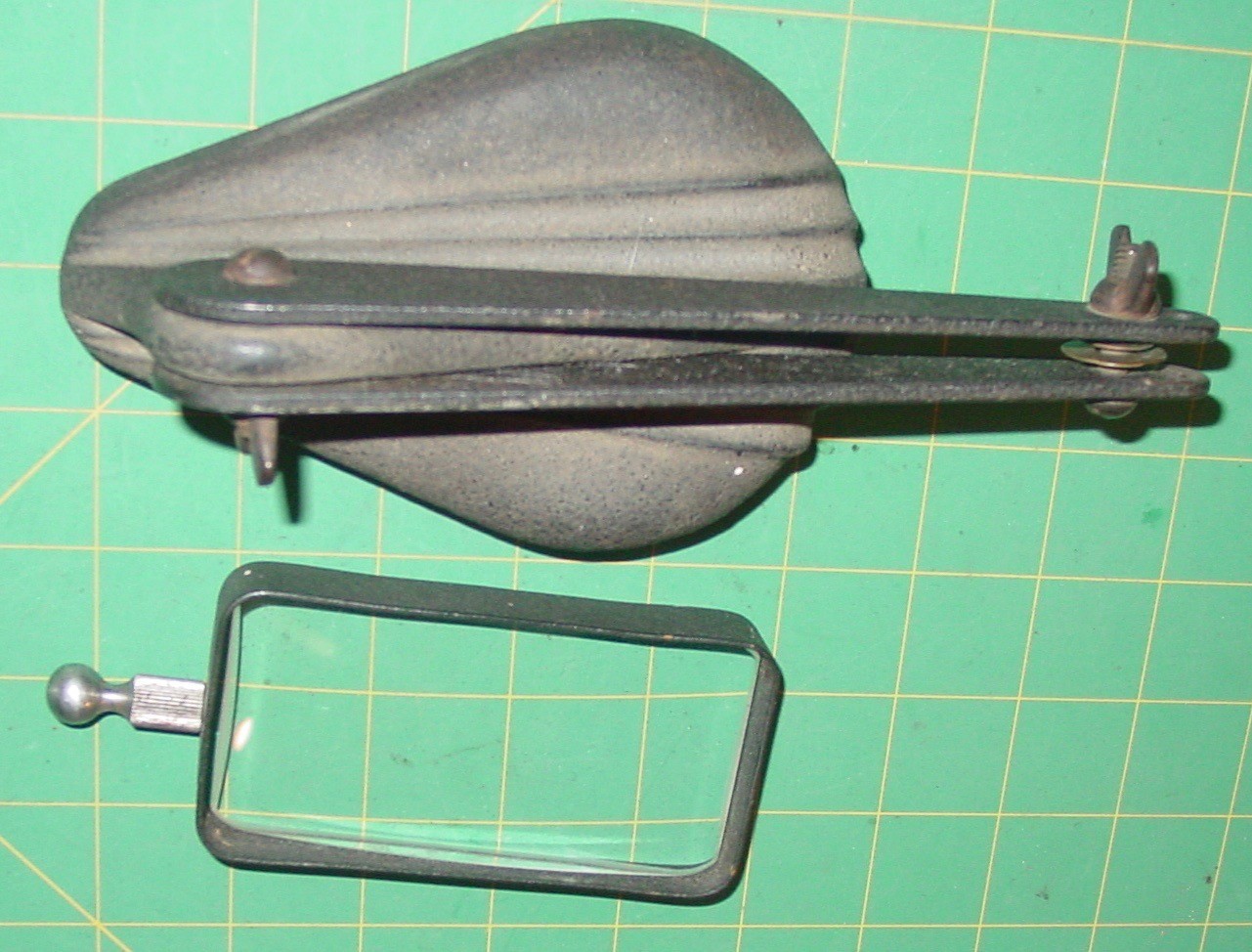 Vintage Bausch & Lomb Adjustable Articulating Arm Desk Stand Magnifying Glass