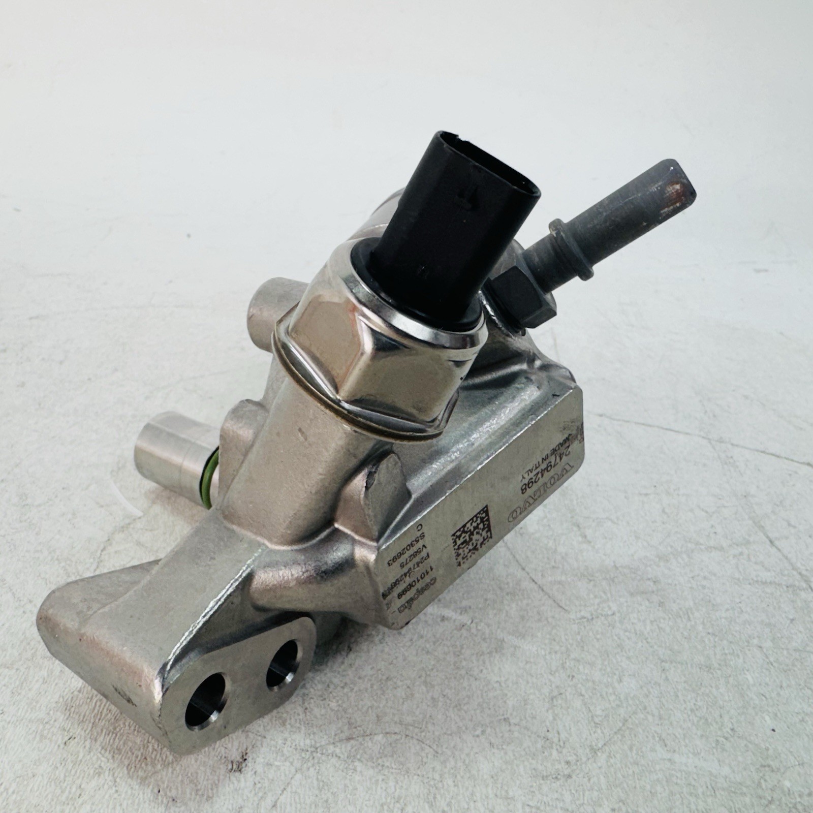 Genuine Volvo Truck 24794298 DEF Dosing Unit (Diesel Exhaust Fluid Doser)