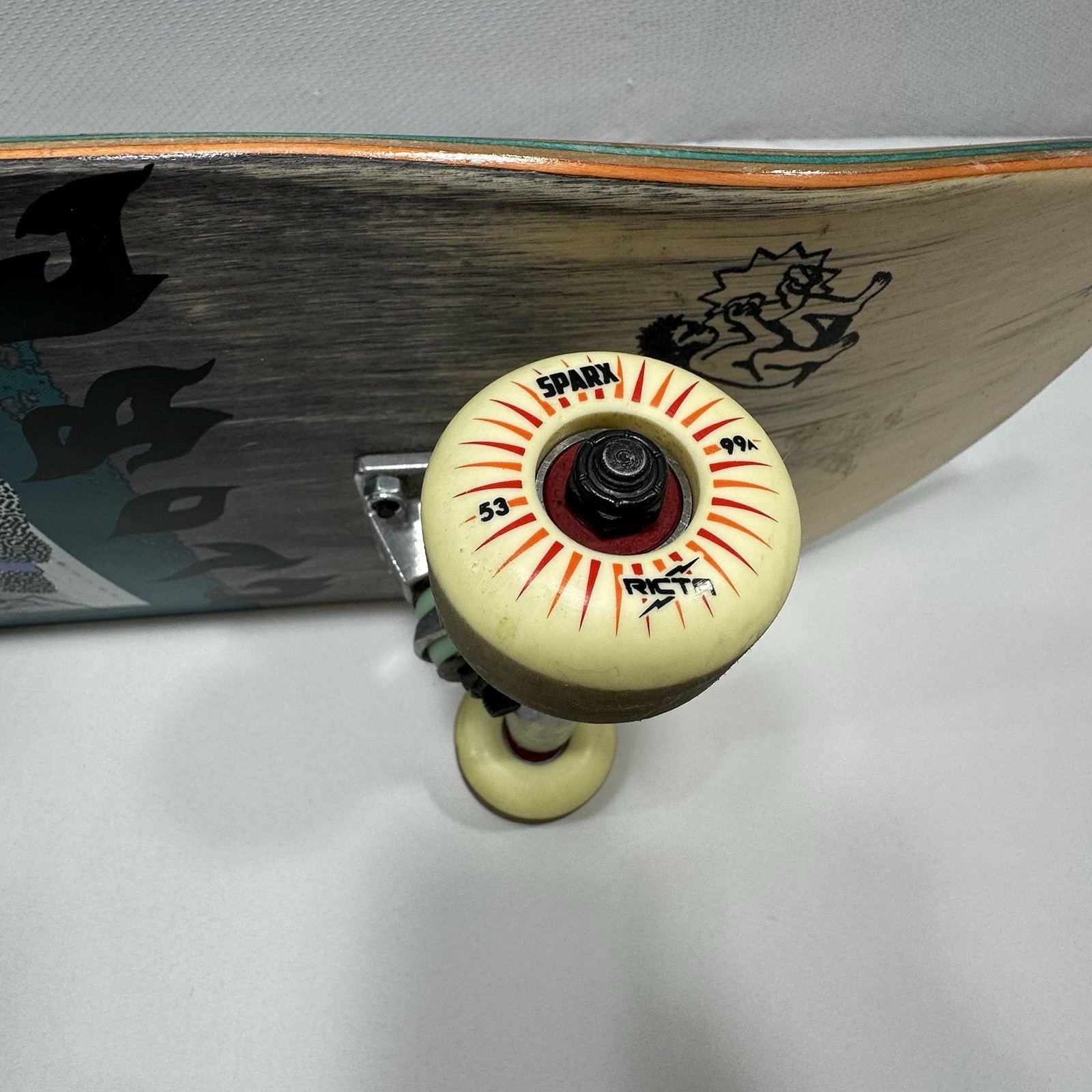 Globe Premium Maple Skateboard 7.5" x 31” 53 mm Ricta Sparx 99a Tensor Trucks