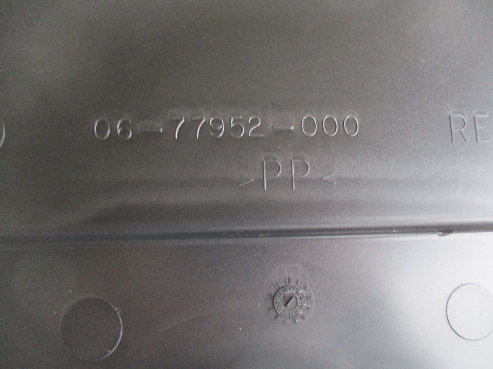 Freightliner Cascadia Battery Box Cover 06-77952-000