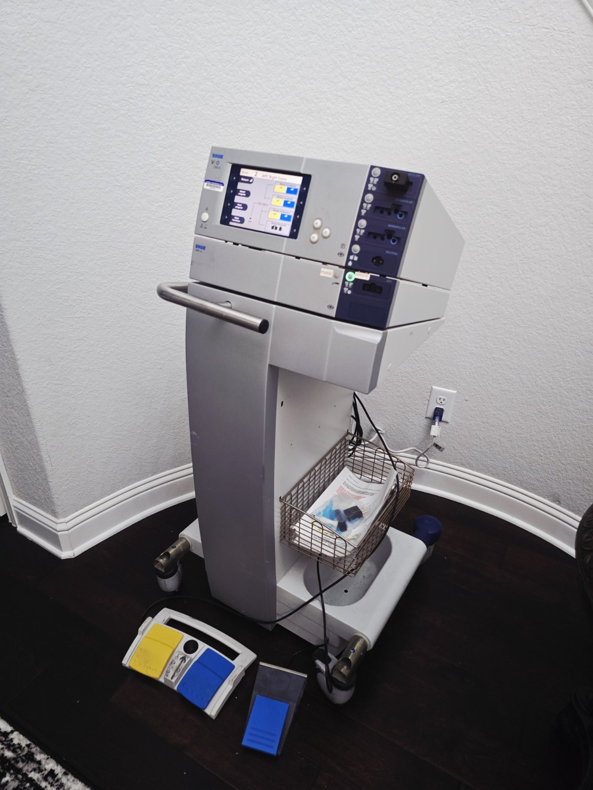 Erbe Vio 300D Erbe APC 2 ERBE EIP 2 ESU System with 2 FOOTSWITCHES W WARRANTY