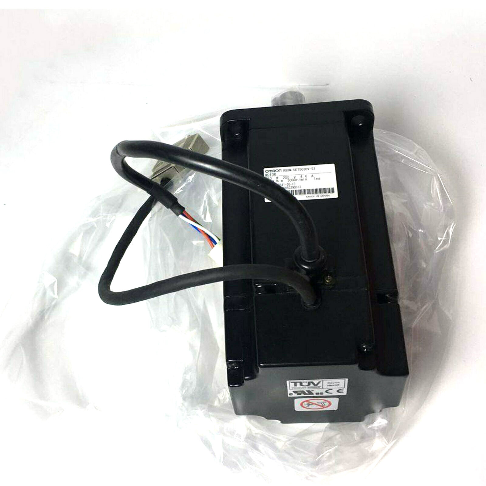 1PCS NEW OMRON servo motor R88M-UE75030V-S1 750W 200V 4.4A 3000r/min