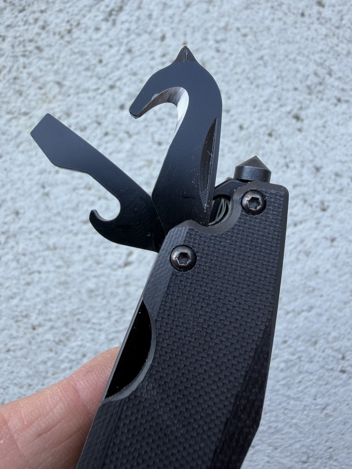 MOSSY OAK FOLDING POCKET KNIFE D2 BLADE GLASS BREAKER ROPE CUTTER BOTTLE OPENER