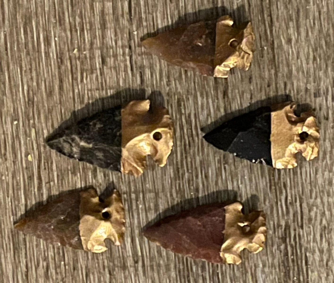 5 HAND-CARVED AGATE STONE ARROWHEAD PENDANTS-NATIVE AMERICAN/MOUNTAIN MAN-CRAFTS