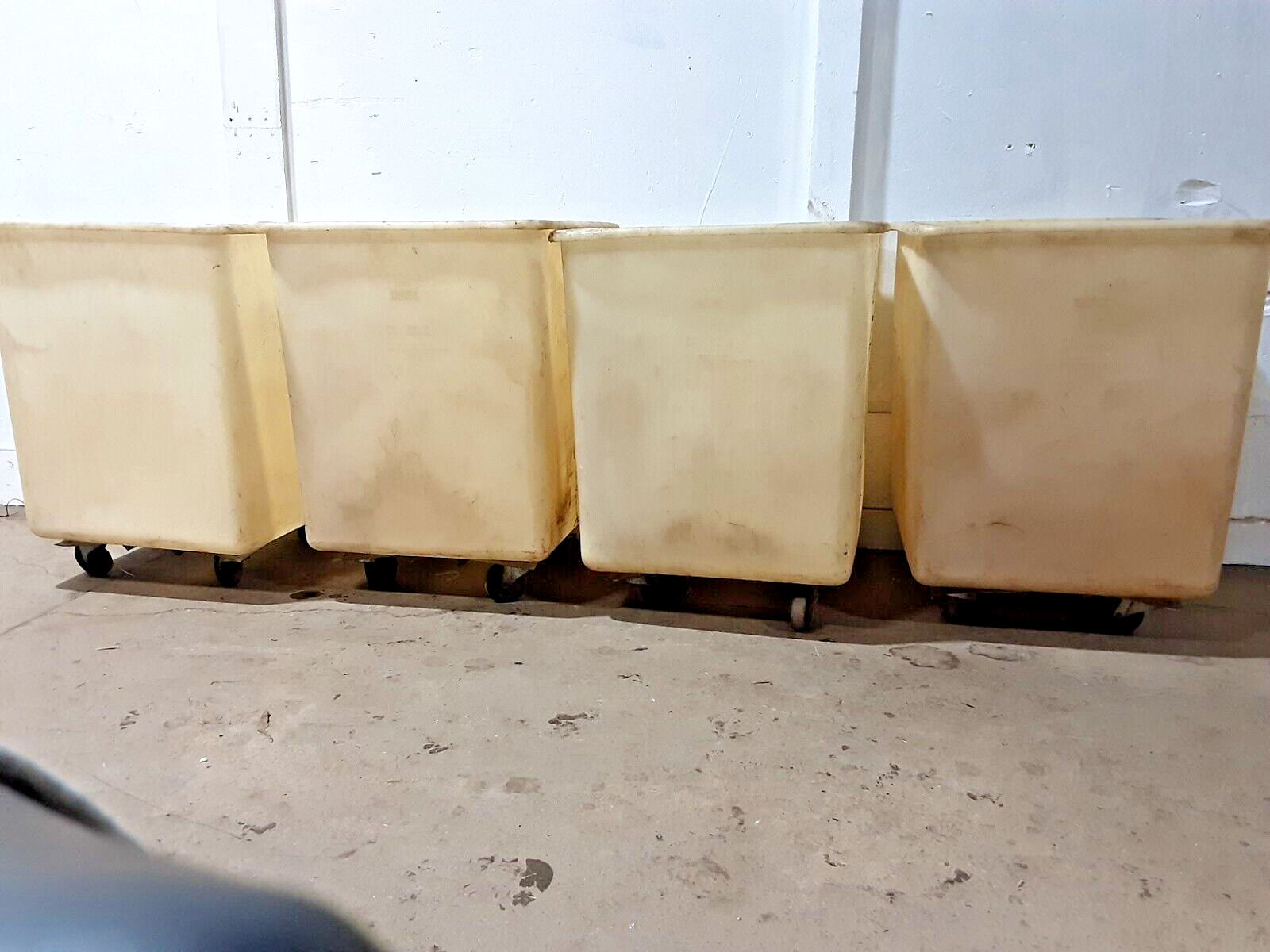 LOT OF 4 RUBBERMAID H.D COMMERCIAL INGREDIENT BINS ON CASTERS