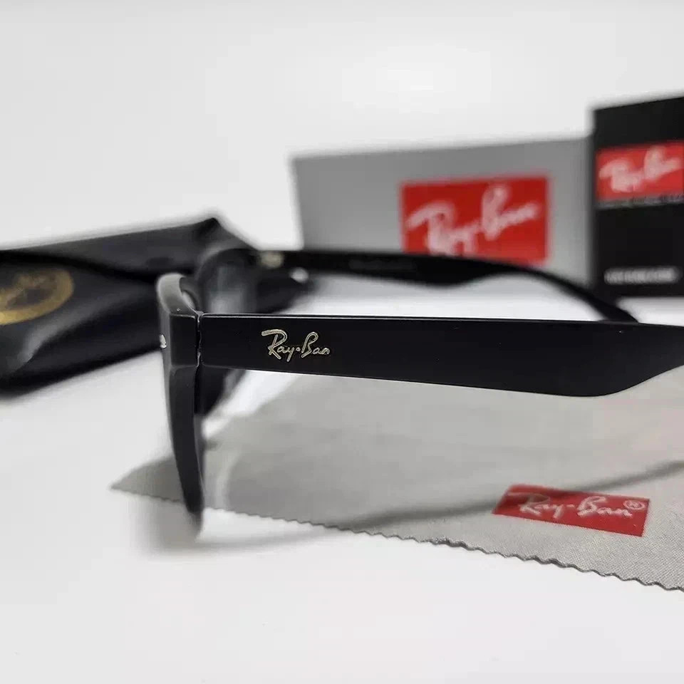 Ray-Ban 2140 Classic Wayfarer Sunglasses Black Frame with 50mm Gray Lenses - NEW