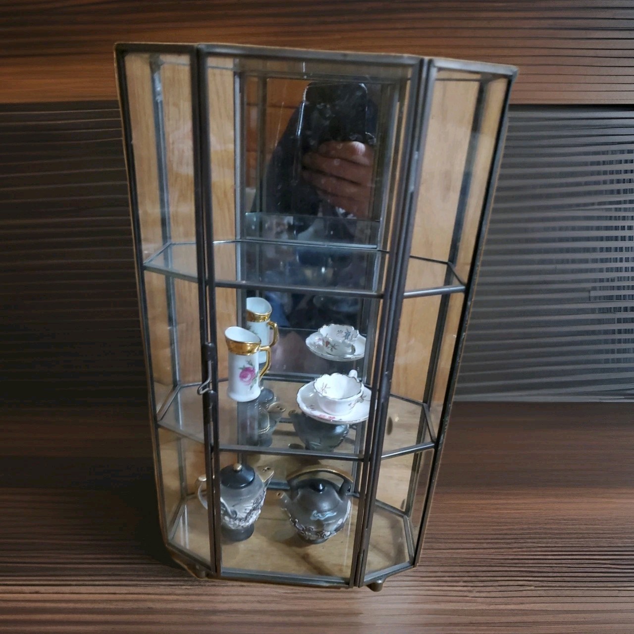 Vtg Brass Glass Hexagonal Curio Display Cabinet Showcase 2 Shelves Door