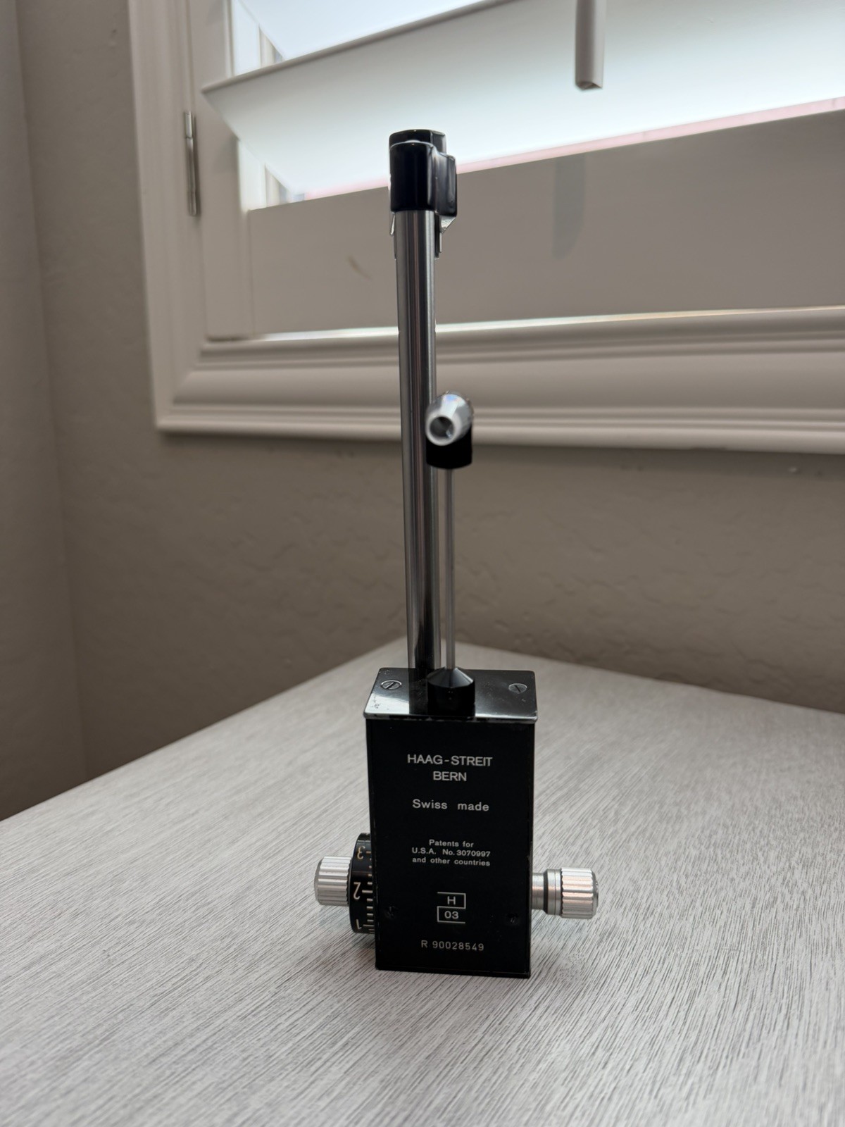 HAAG STREIT BERN REF AT-900, Applanation Tonometer w Goldmann Tip