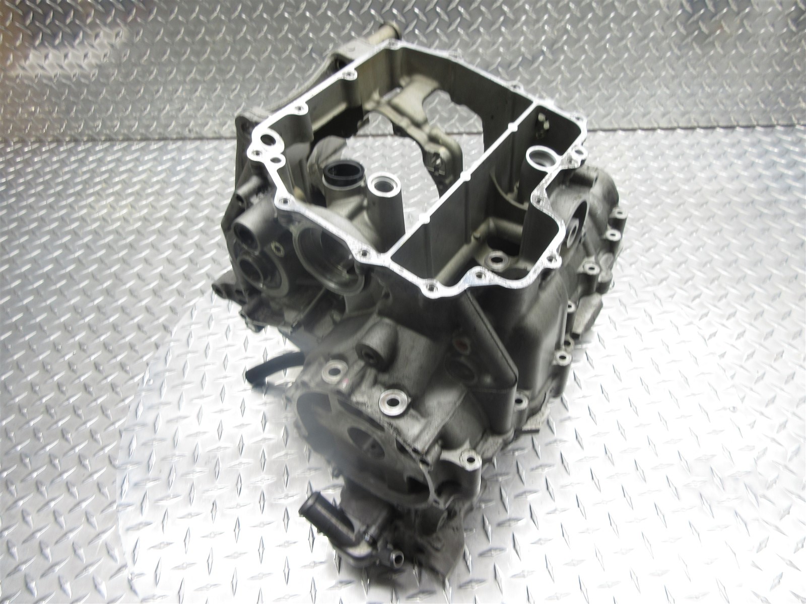 2012 11-15 Kawasaki ZX10R ZX1000 ZX10 Crankcase Case Engine Motor Block Piston