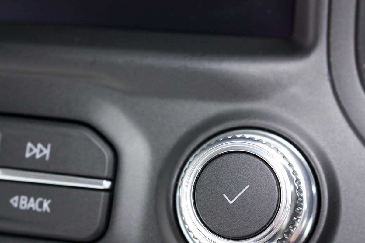 OEM GMC Sierra 1500, Denali Dash Display Bezel 84746879 Scratches