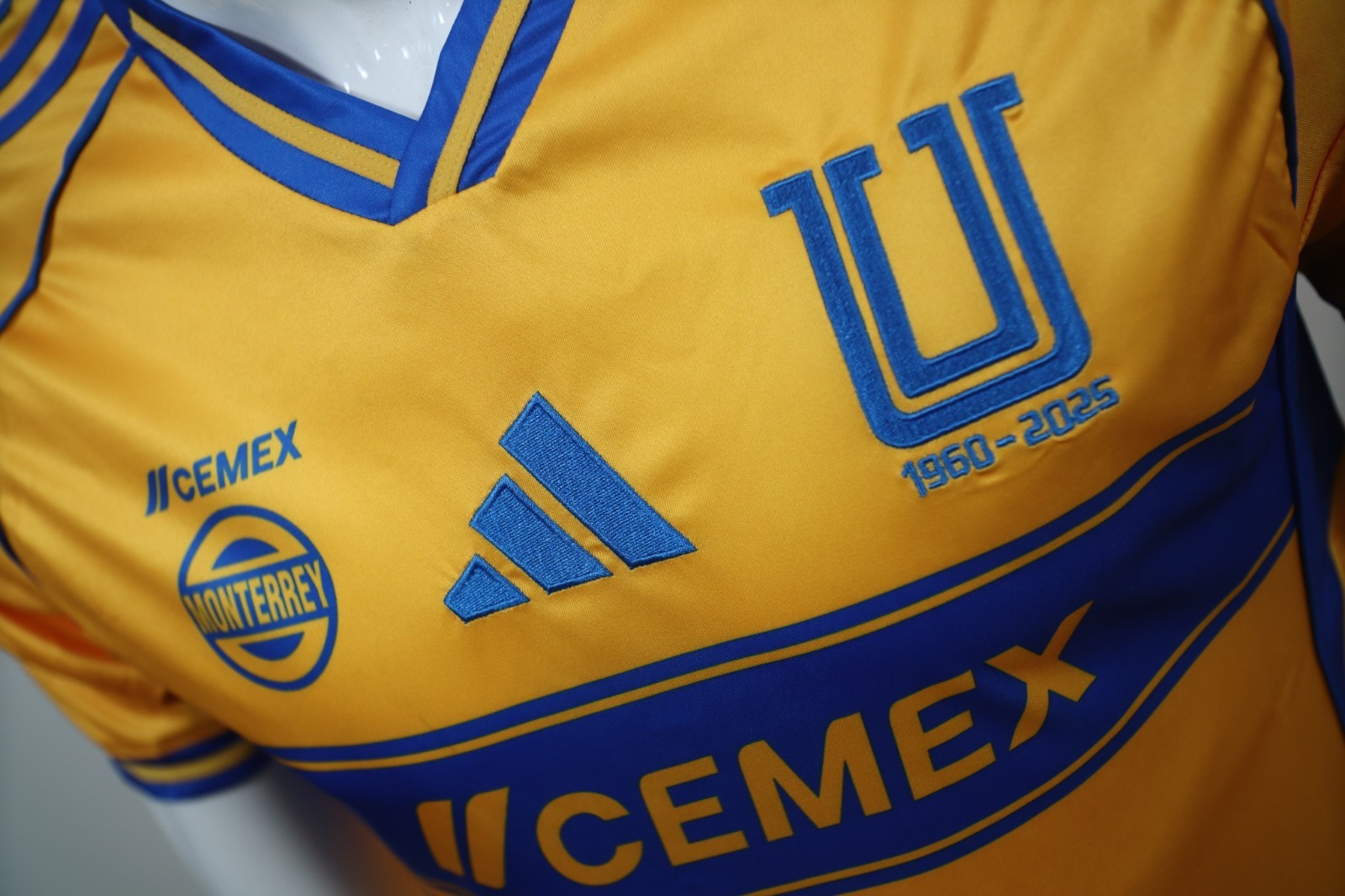 TIGRES UANL / LOCAL 25/26 (Talla Reducida) slim fit (LEER DESCRICION)