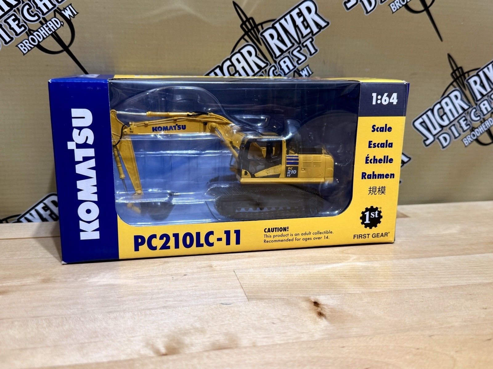 1:64 Komatsu PC210LC-11 Excavator First Gear Farm Toy Metal Tracks