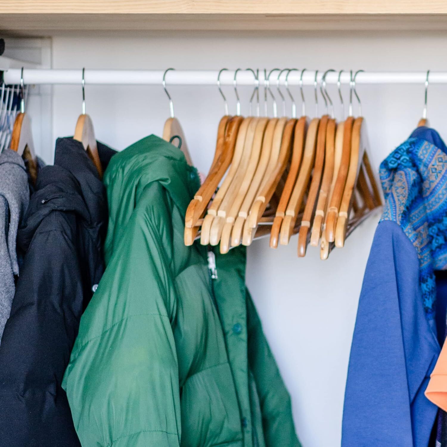 Wooden Hangers Pack of 20 & 80 Suit Hangers Premium Natural Finish Utopia Home