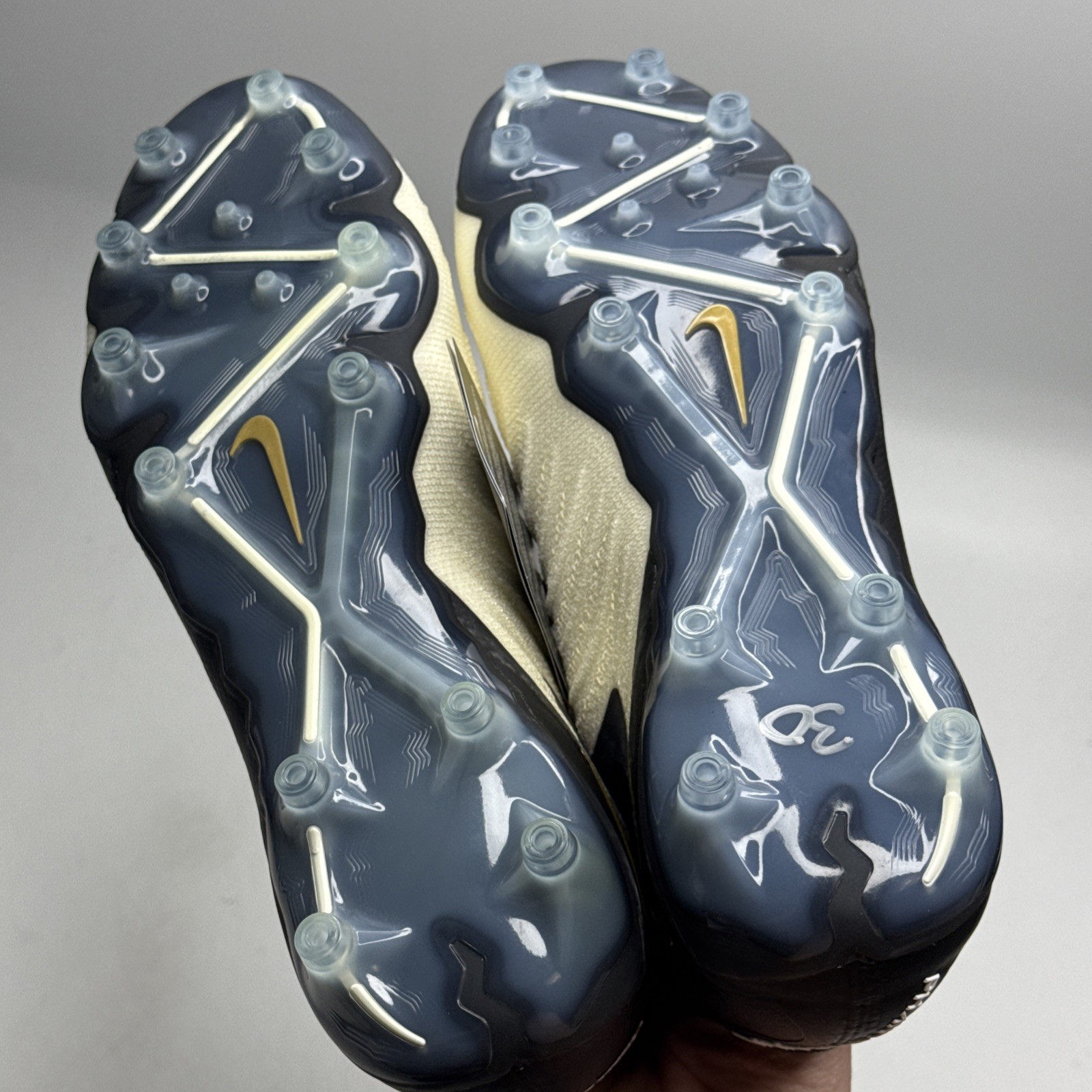 Nike Phantom Luna II Elite AG Men's Size 9.5 Soccer Cleats FQ8932-100 Bosnia