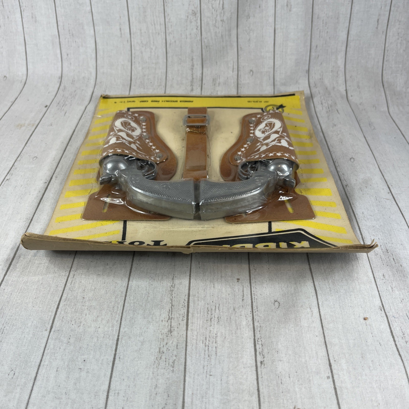 Pioneer Specialty Corp Kiddie Toys Plastic Toy Cowboy Pistol & Holster Set READ