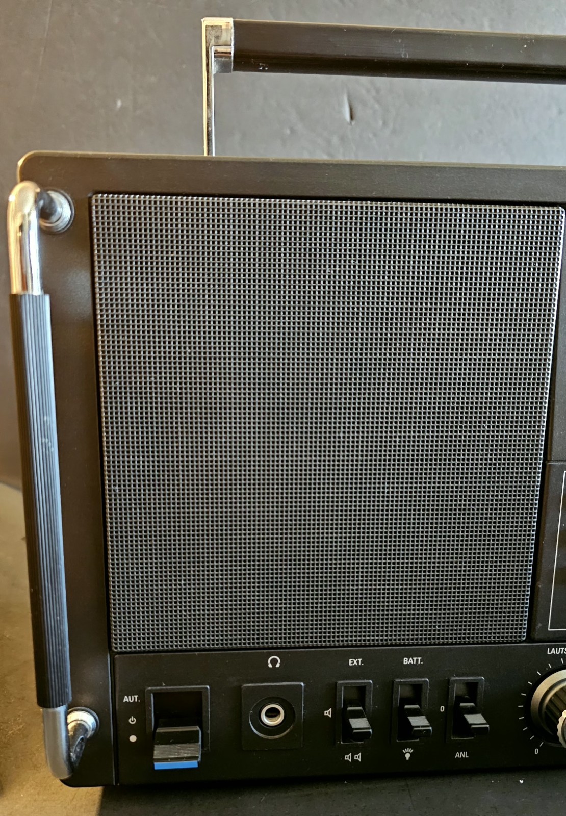 Grundig Satellit Professional 650 LW,MW,SW,FM