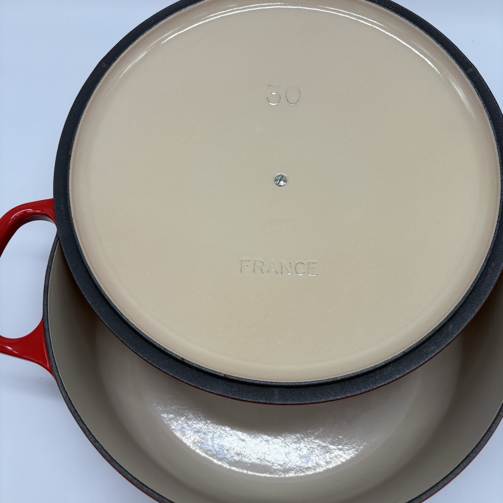 Le Creuset Signature Enameled Cast Iron Wide Round Dutch Oven 6 3/4Qt Cerise Red