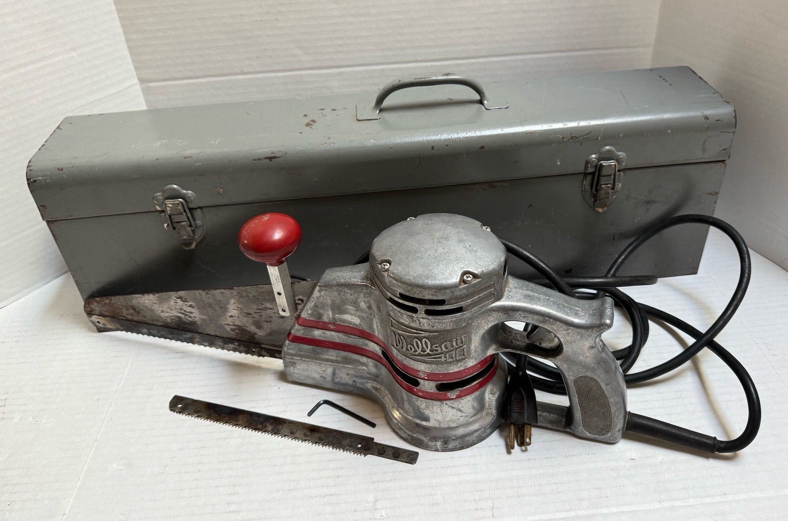 Wellsaw Model 400  Butcher Processor Breakdown Saw and Case