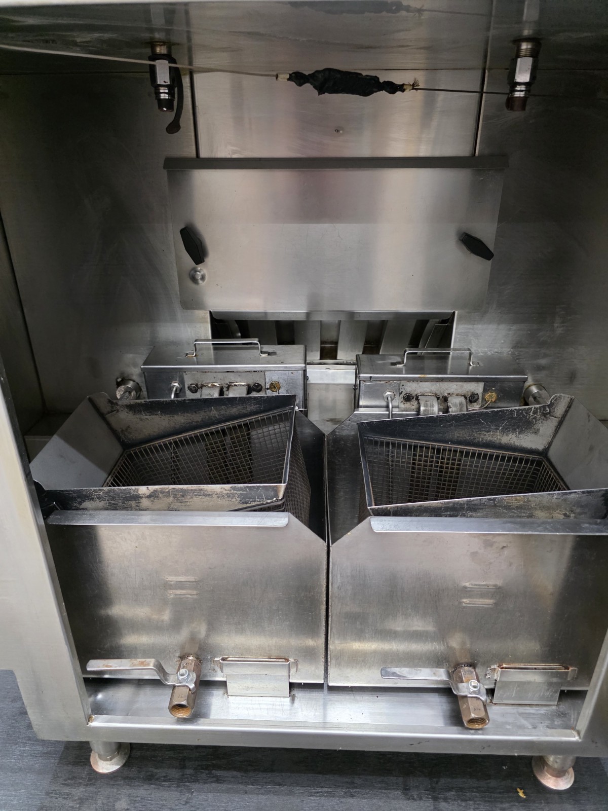 AutoFRY MTI-40C Double Basket 6 Gallon Automatic Self-Contained Ventless Fryer