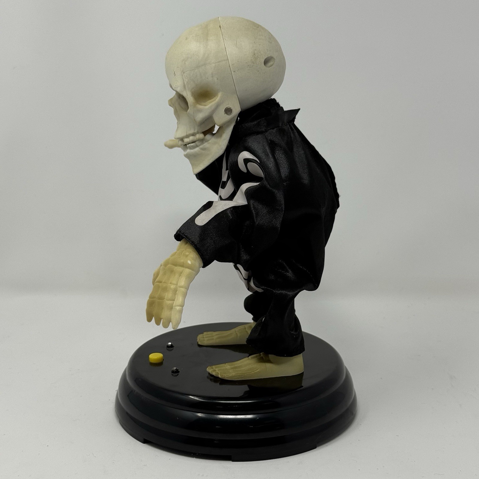 Fully Works Gemmy Groove Line Grave Raver Groovin’ Ghoul Skeleton Dancing