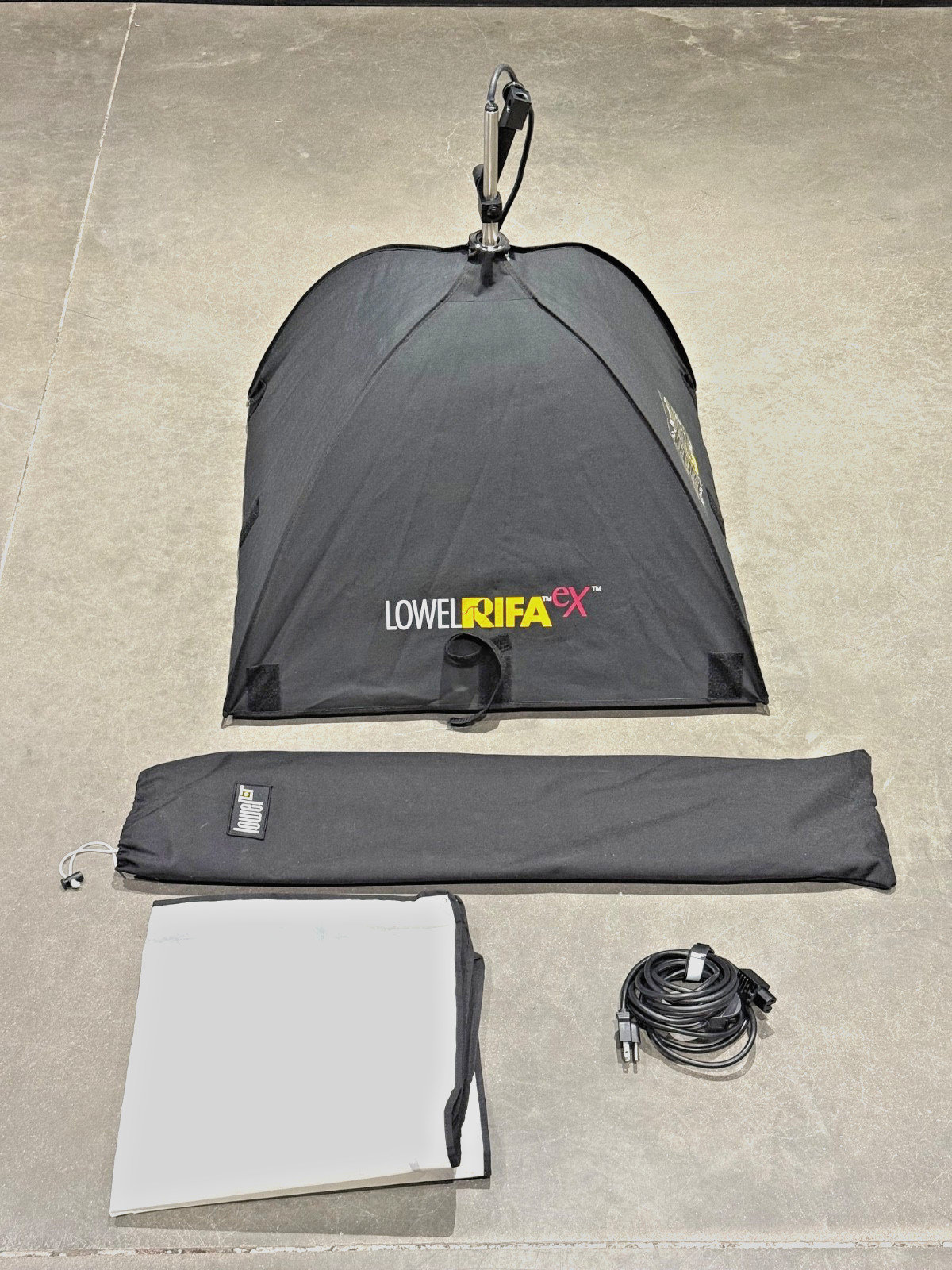 Lowel LC88EX Rifa-Lite eX88 1000 Watt Softbox Light – Tested & Working