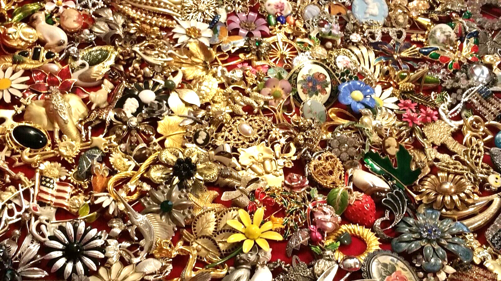 Vintage Costume Jewelry Lots Brooches Signed Unsigned *All Wear*