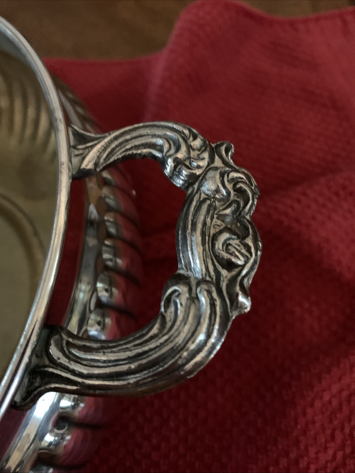 Leonard EP Silver Plated Three Footed Casserole Dish W/handles