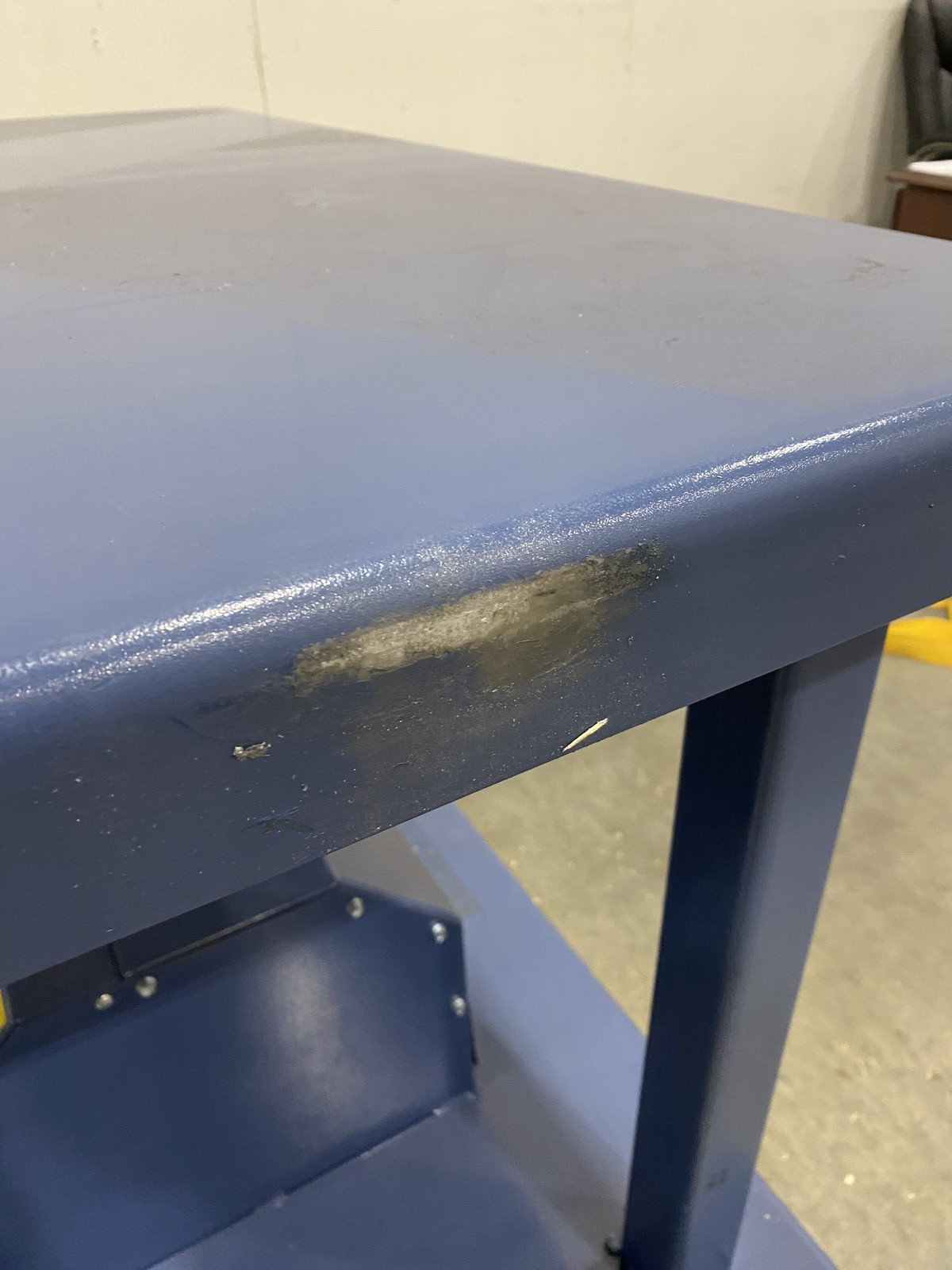 Wesco 32” x 48” Powered Lift Table 4000 Lb. Capacity 261105