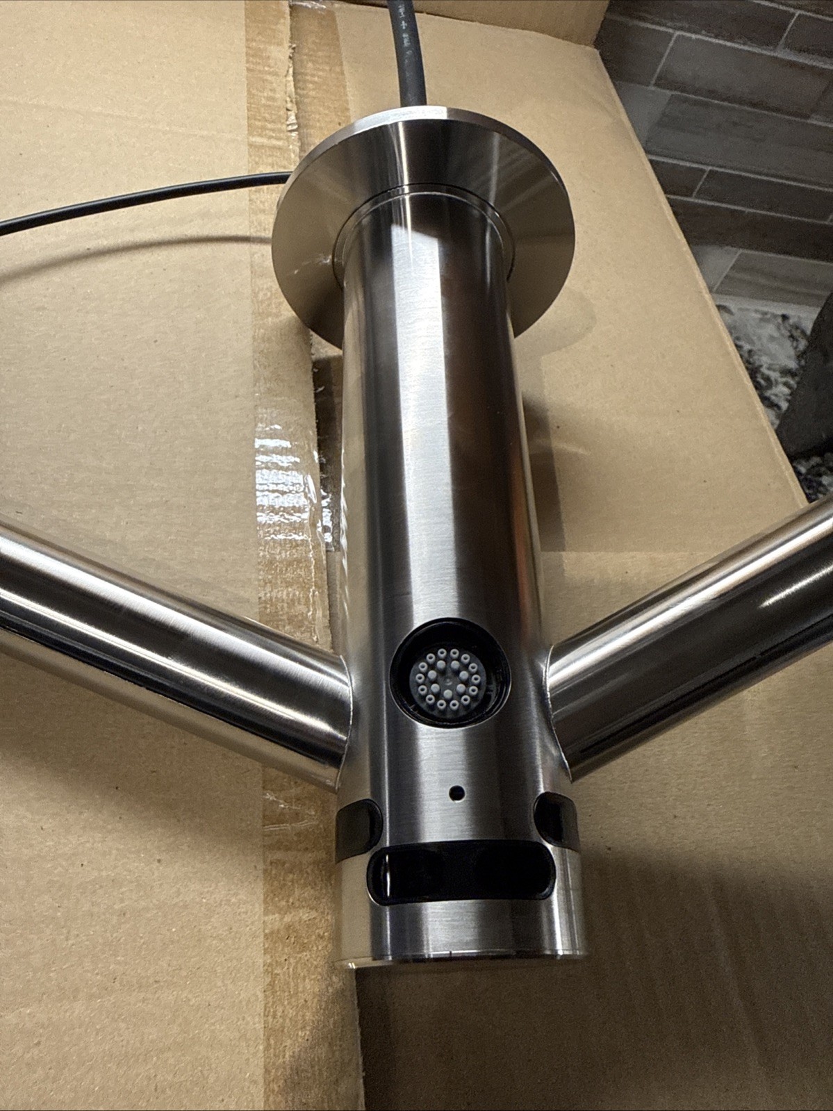 Dyson Auto Flush Tap Assy short Wall