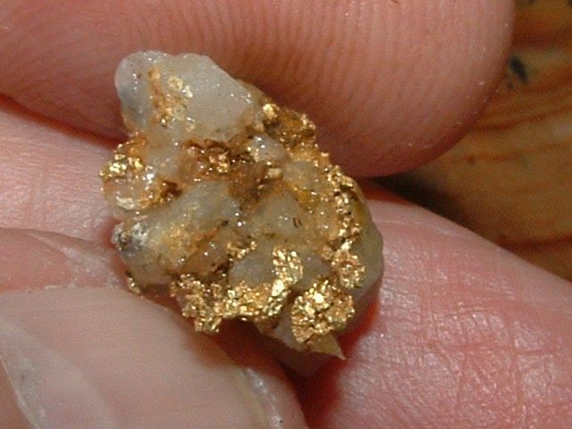 OXIDIZED GOLD QUARTZ SPECIMEN 1.99 GRAMS CALIFORNIA GOLD IN QUARTZ