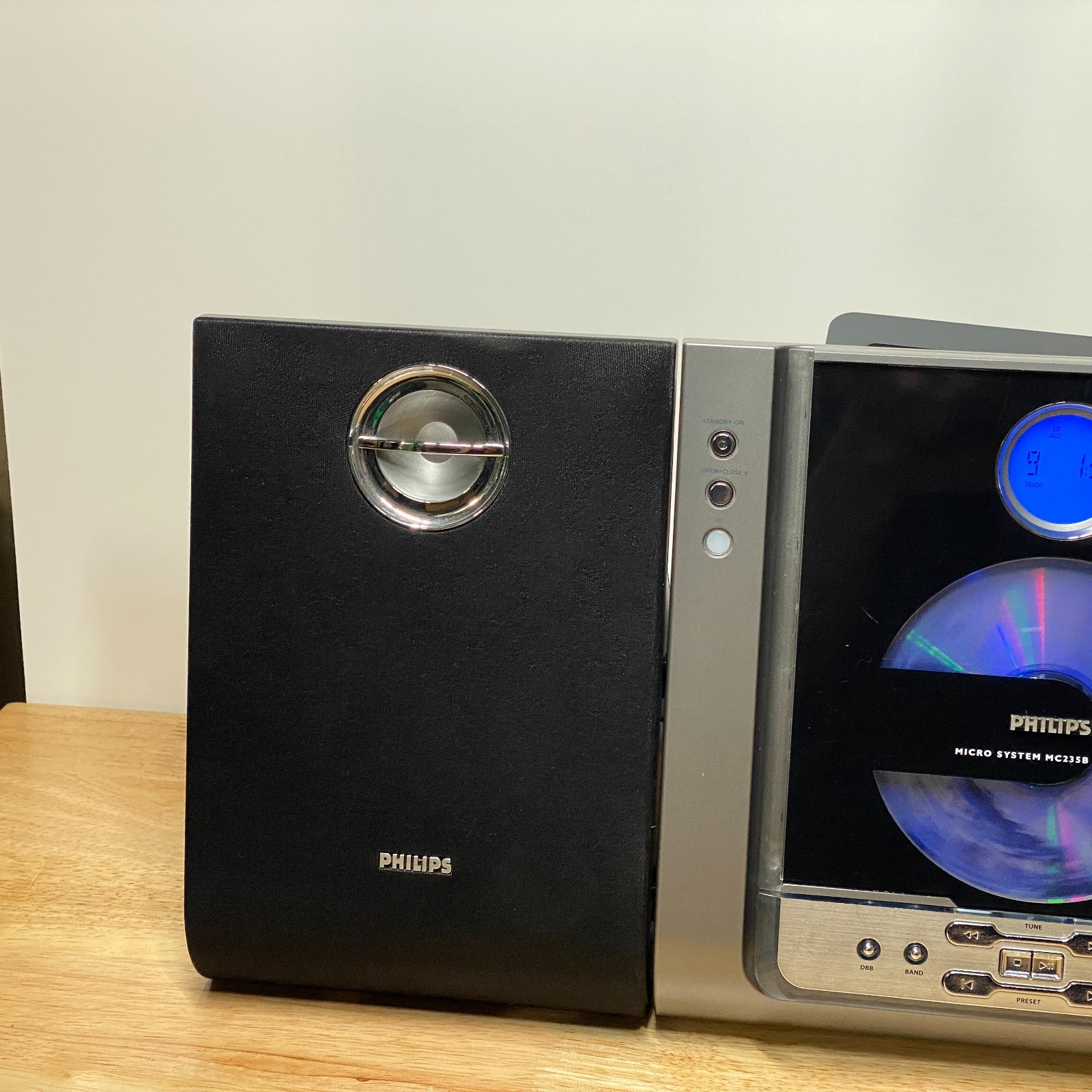 Philips MC235B/37 Micro Shelf Stereo System CD AM/FM w/ Speakers Tested Works