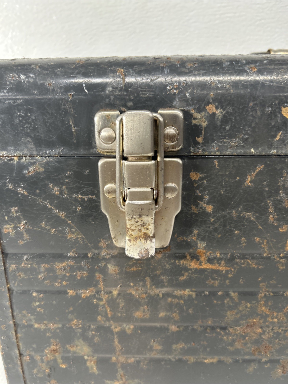 Vintage Sears Craftsman Gray Metal Tool Box Nice Patina 20”L x 8”W x 9"H w/Tray