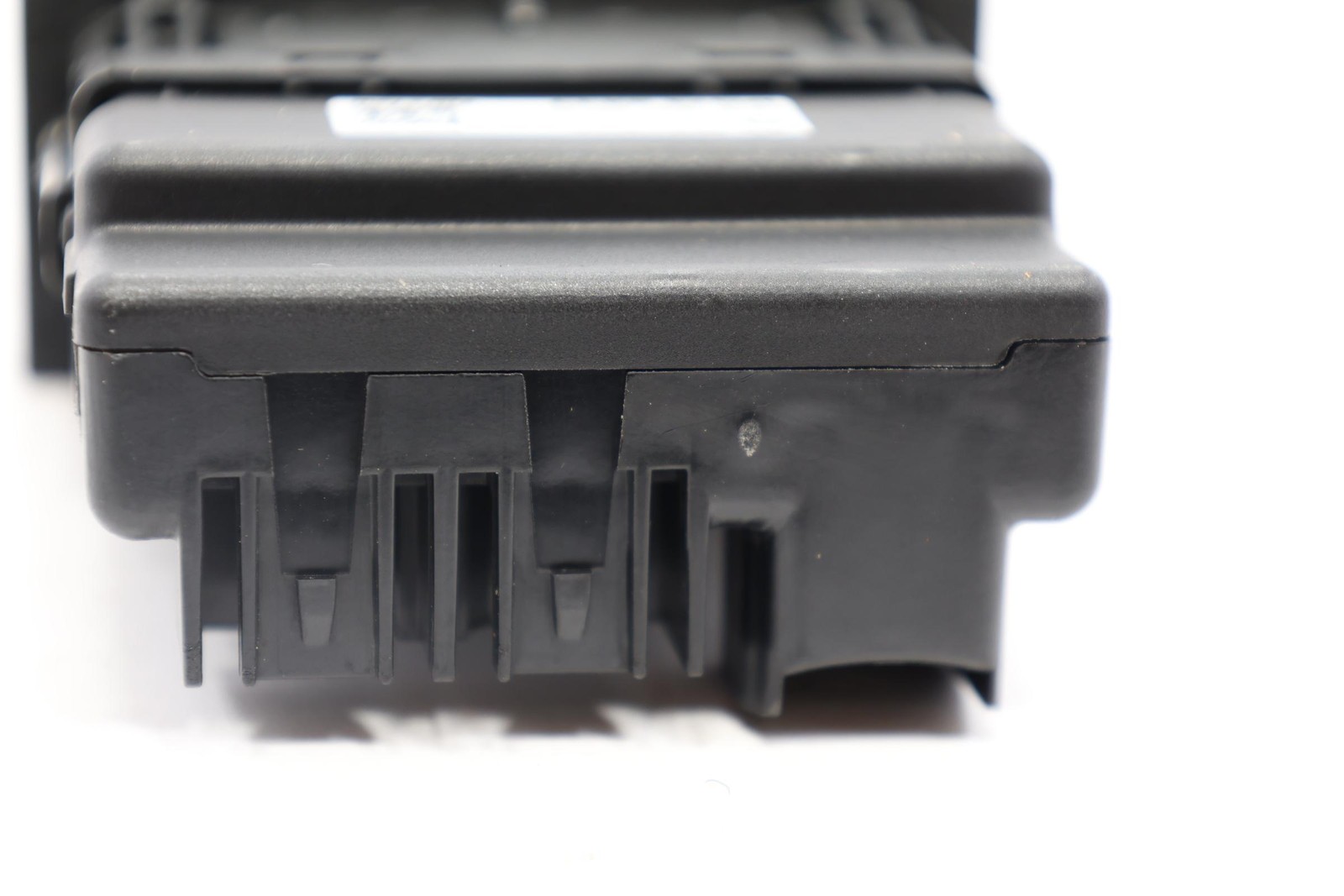 2021 - 2022 JEEP WRANGLER REAR CENTER CONSOLE BACK USB PORT OEM 68481187AA