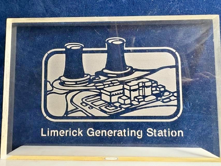 VTG 1980's LIMERICK NUCLEAR GENERATING STATION (Pa.) - Glass/Marble Display